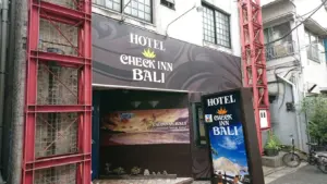 ホテルチェックインバリ